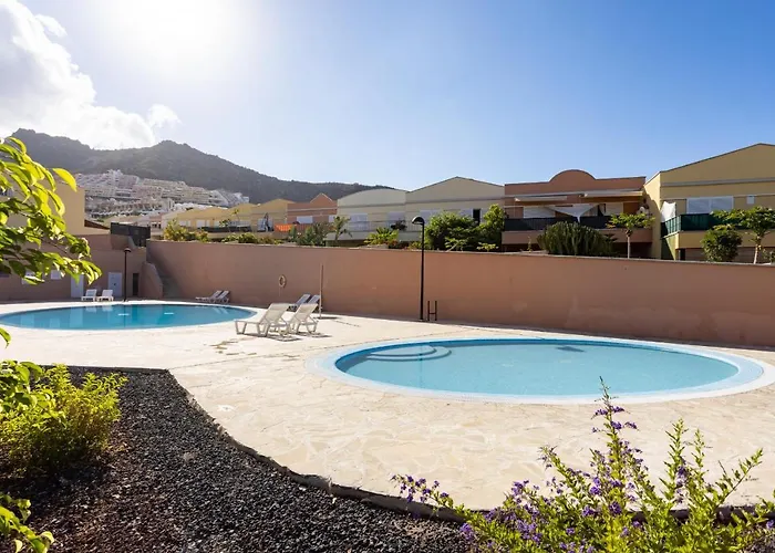 Garden Valle Del Sol 아데제